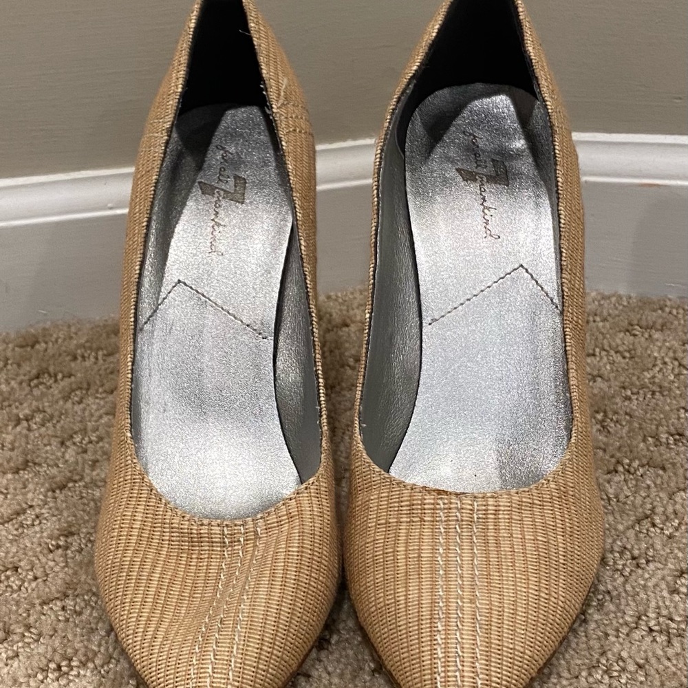 7 For All Mankind heels. Women’s Size 8M